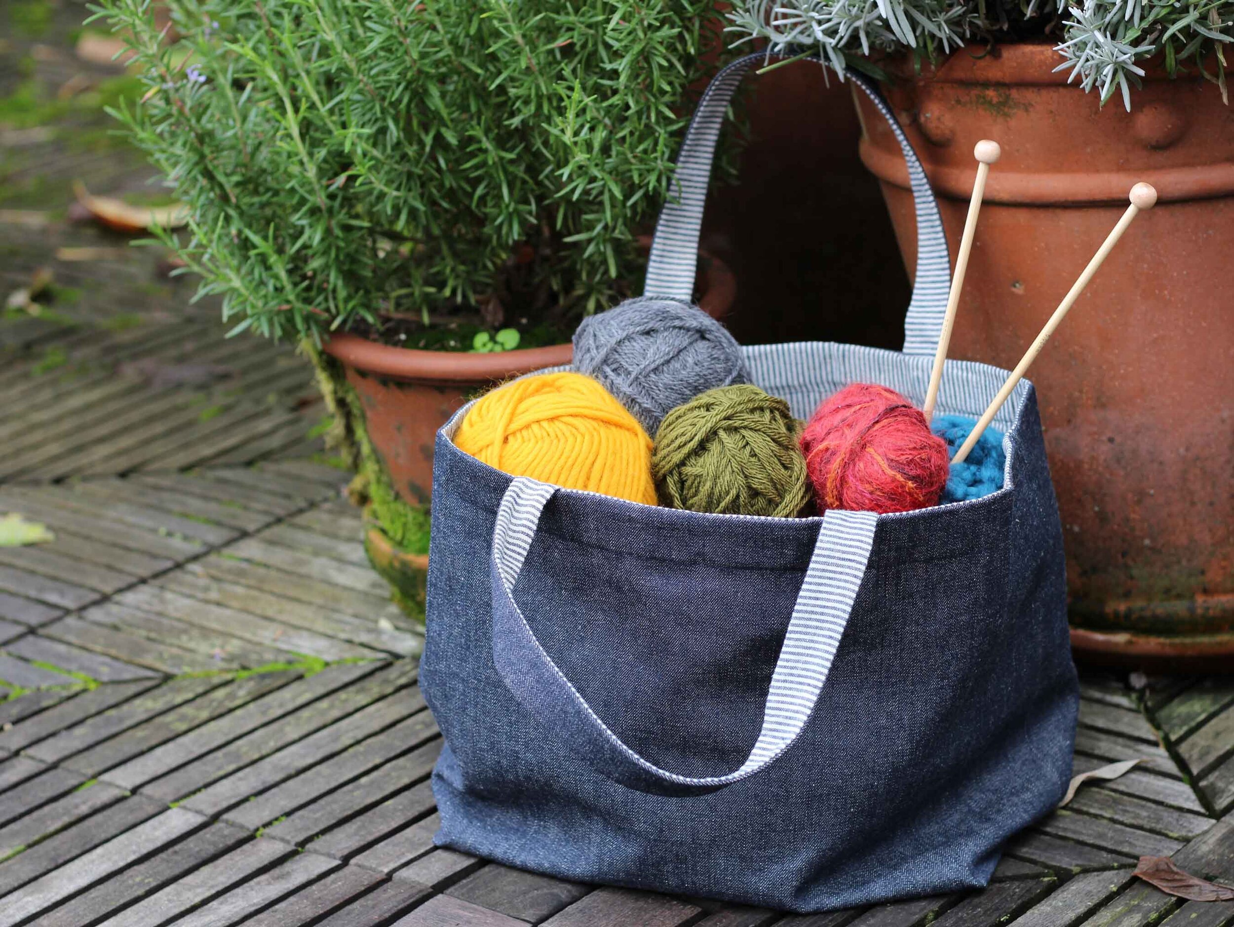 Reversible Tote Bag Thread Whisk